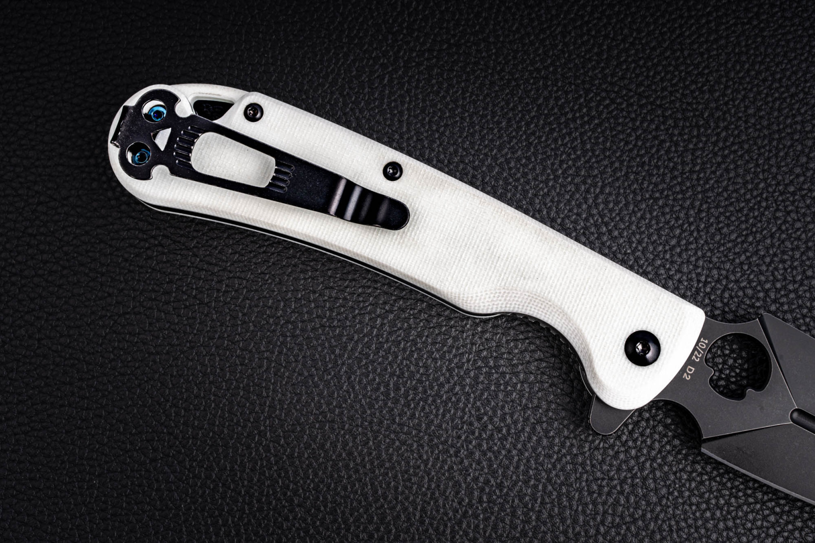 Складной нож Daggerr arrow Flipper Stormtrooper сталь D2, рукоять White G10