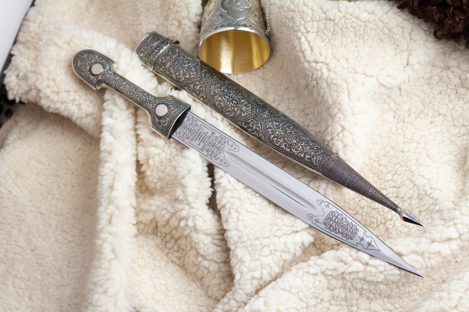 Кинжал сувенирный модель № 3 мельхиор Беркут Кизляр