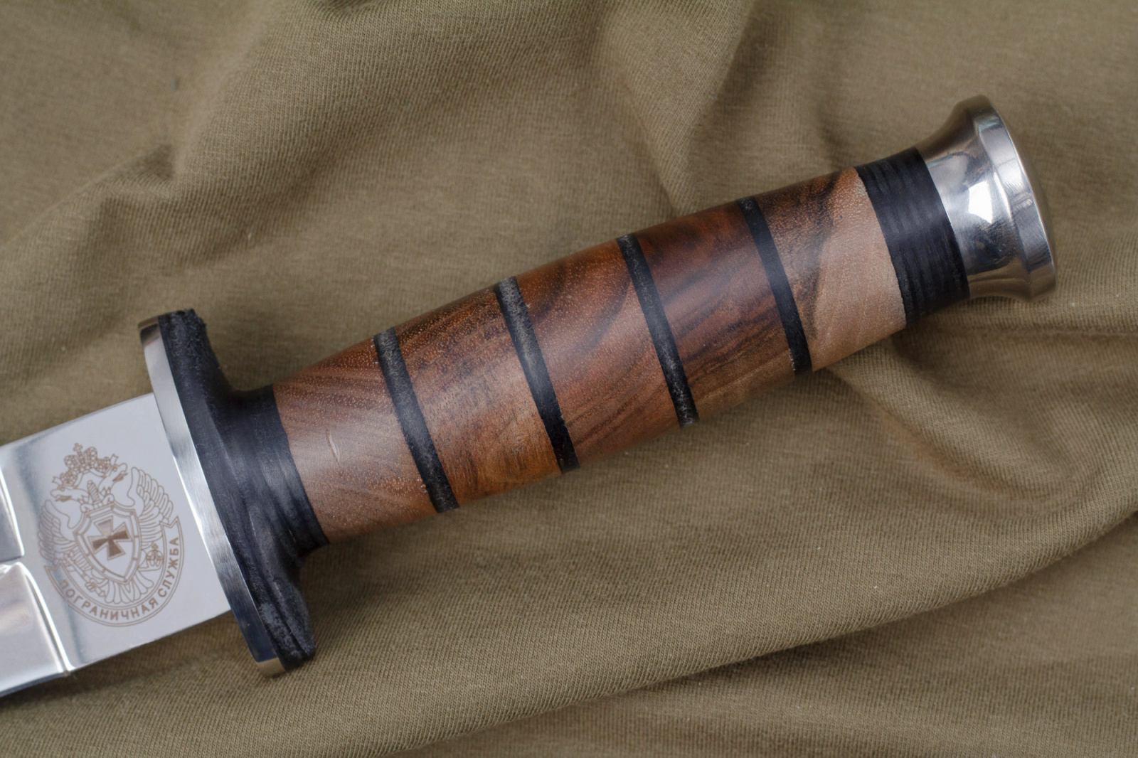 Нож КО-2 Дерево/Кожа  с  символикой Пограничная служба Нож КО-2 Дерево/Кожа  с  символикой Пограничная служба