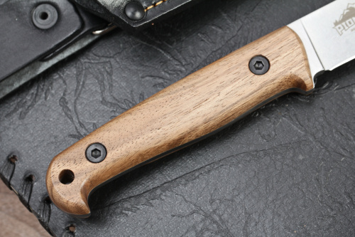 Нож Pioneer (Пионер) AUS-8 Орех