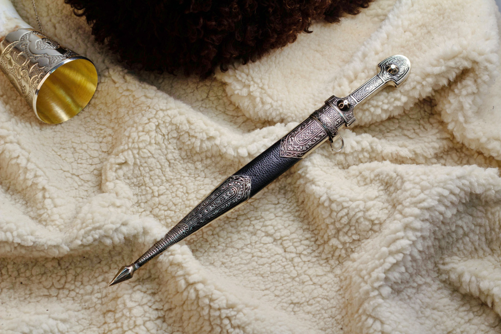 Кинжал джигит кожа/мельхиор Беркут