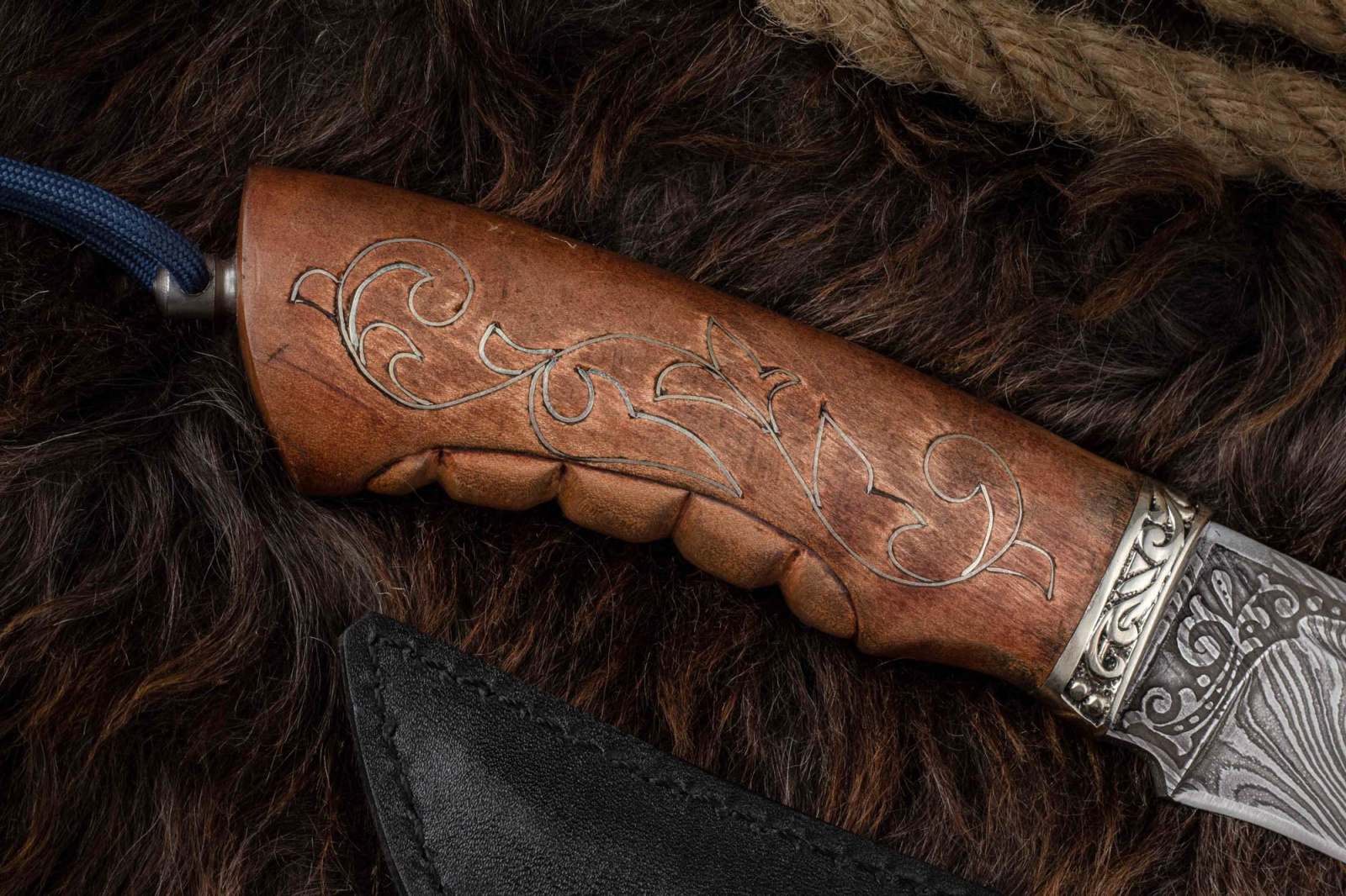 Нож Клык-2 насечка/дамаск Адамов