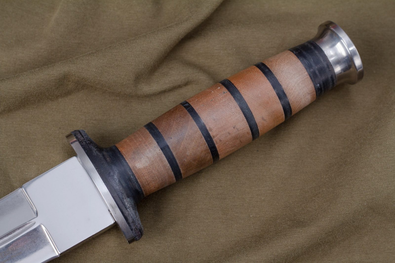 Нож КО-2 Дерево/Кожа с символикой ВДВ