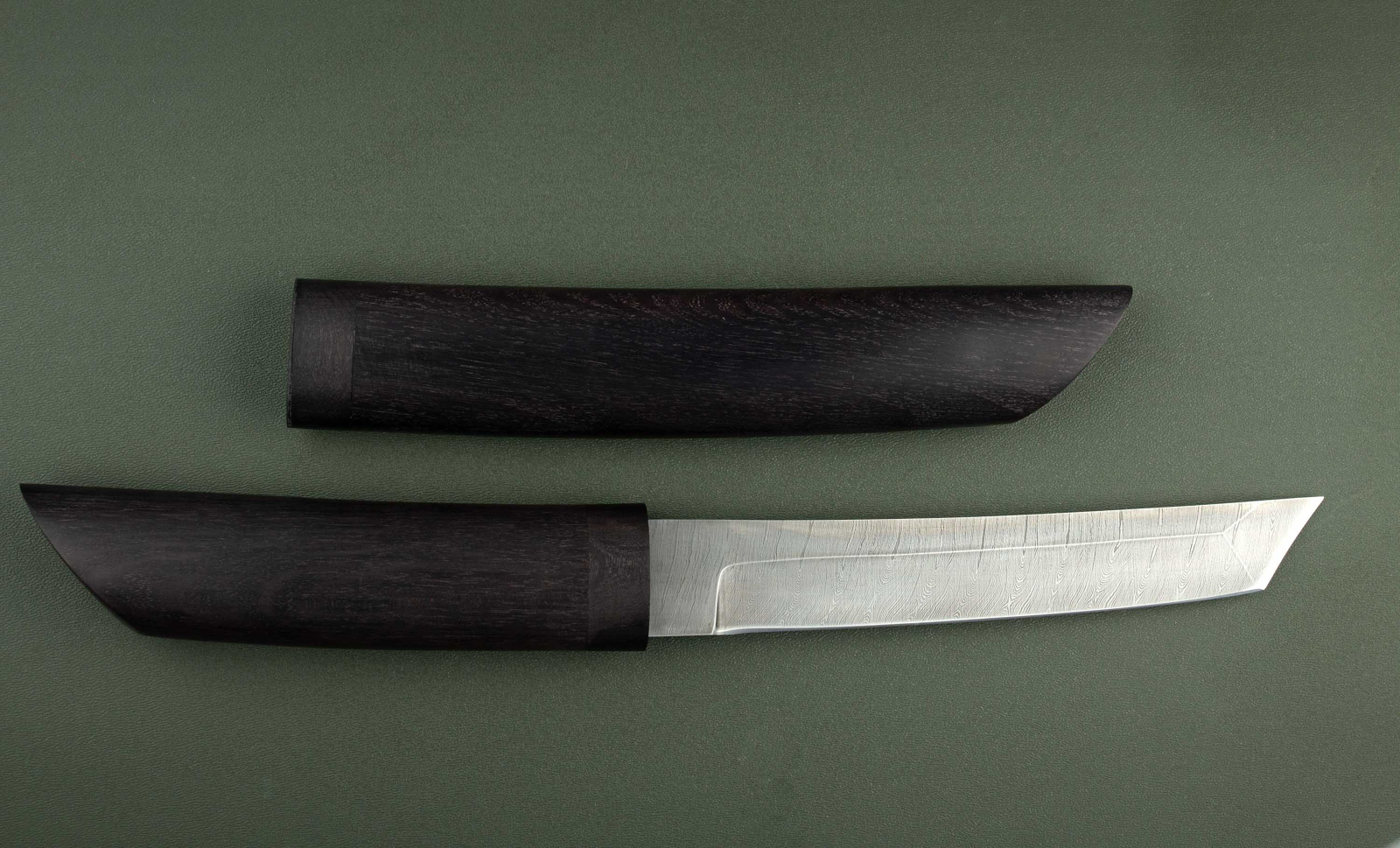 Нож Танто дамасская сталь, черный граб.