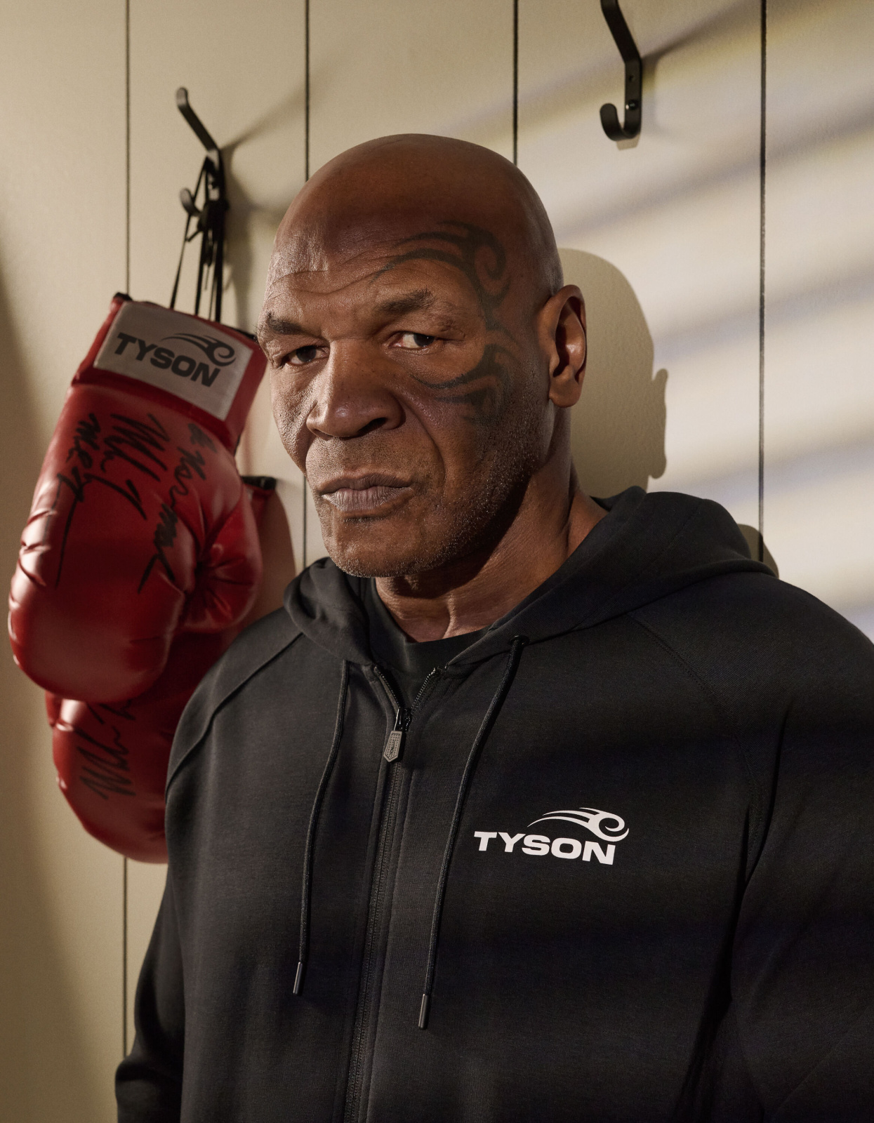 Черная толстовка с капюшоном Celio