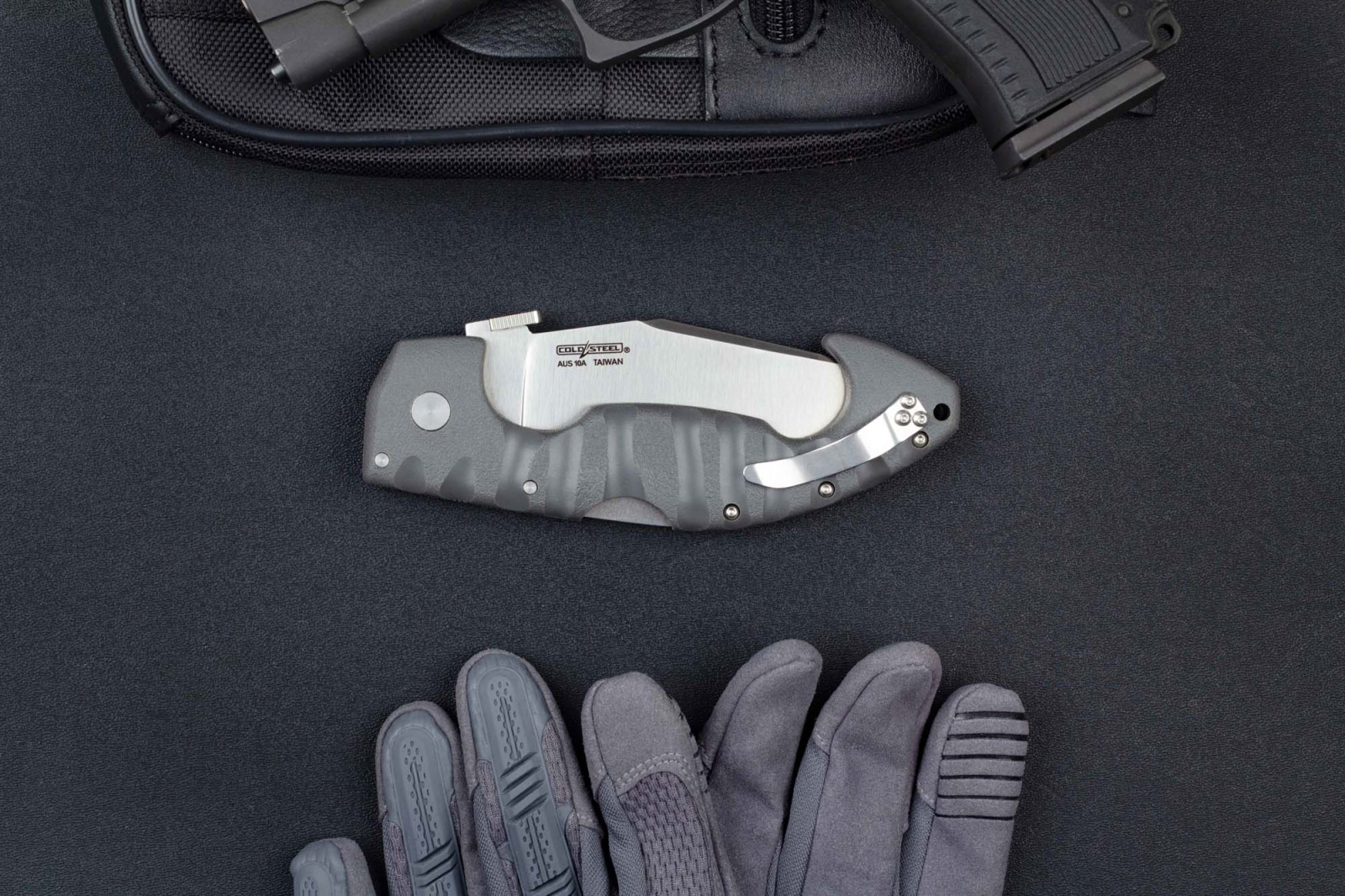 Складной нож Cold Steel Spartan Serrated сталь AUS-10A, рукоять Grivory