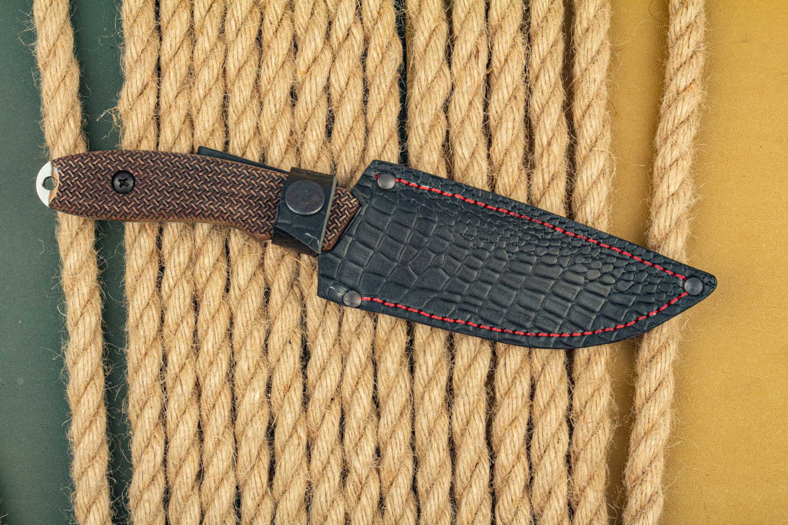 Нож Волк - Х12мф орех