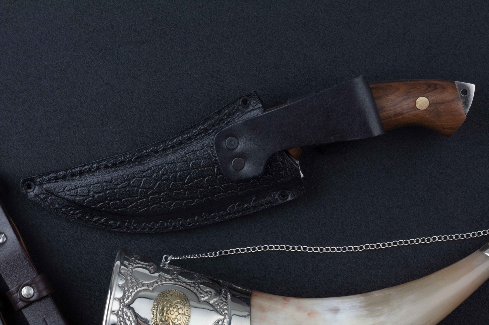 Нож Носорог 65х13 клепанный Беркут Кизляр