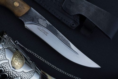 Нож Стриж Х12МФ орех клепанный Беркут Кизляр