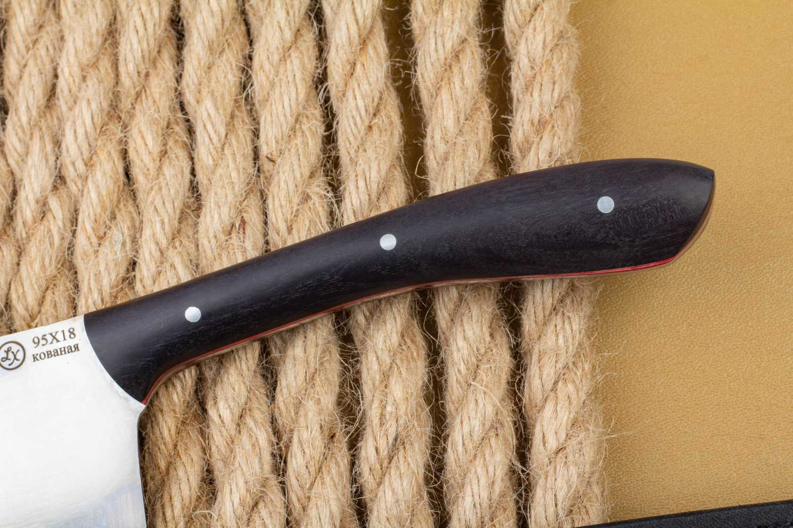 Нож кухонный большой-2 (95Х18, красная фибра, черный граб