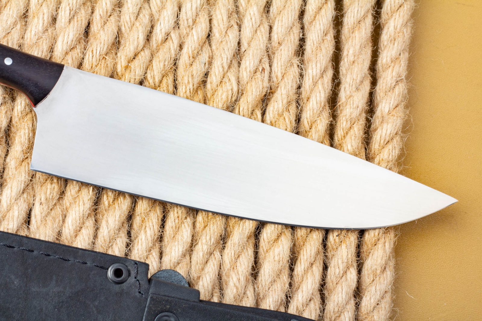 Нож кухонный большой-2 (95Х18, красная фибра, черный граб