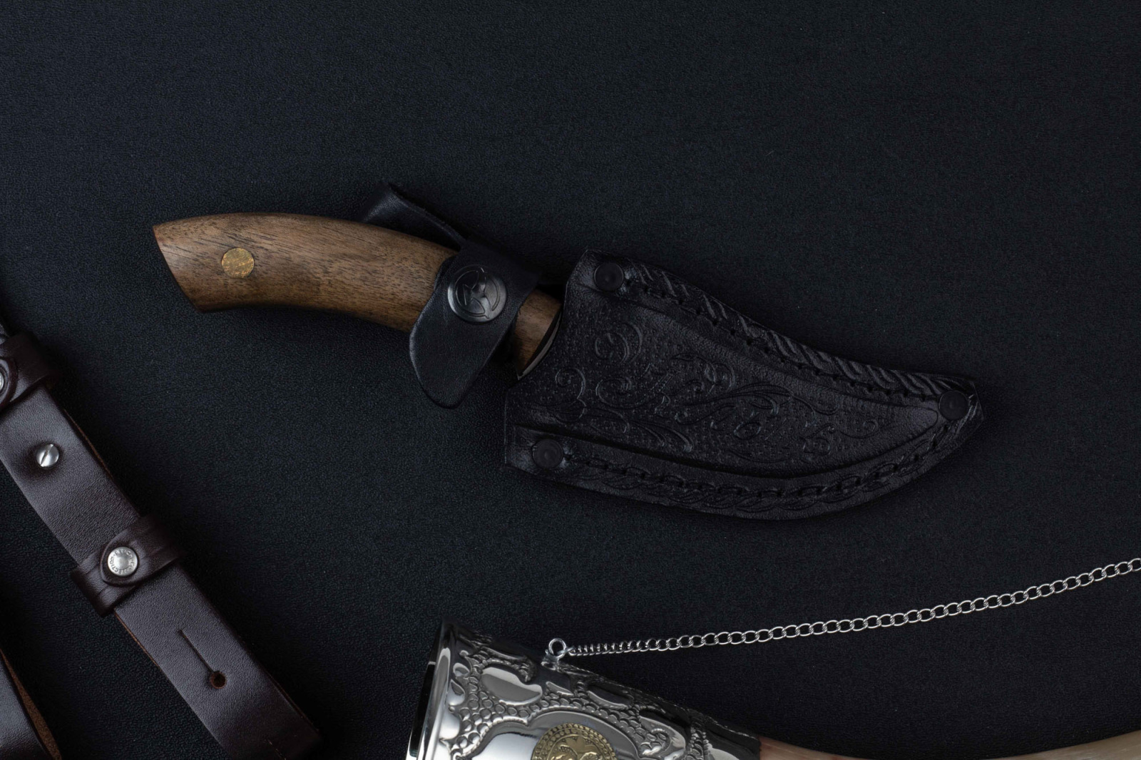 Нож Клык-2 65х13 клепанный Беркут Кизляр