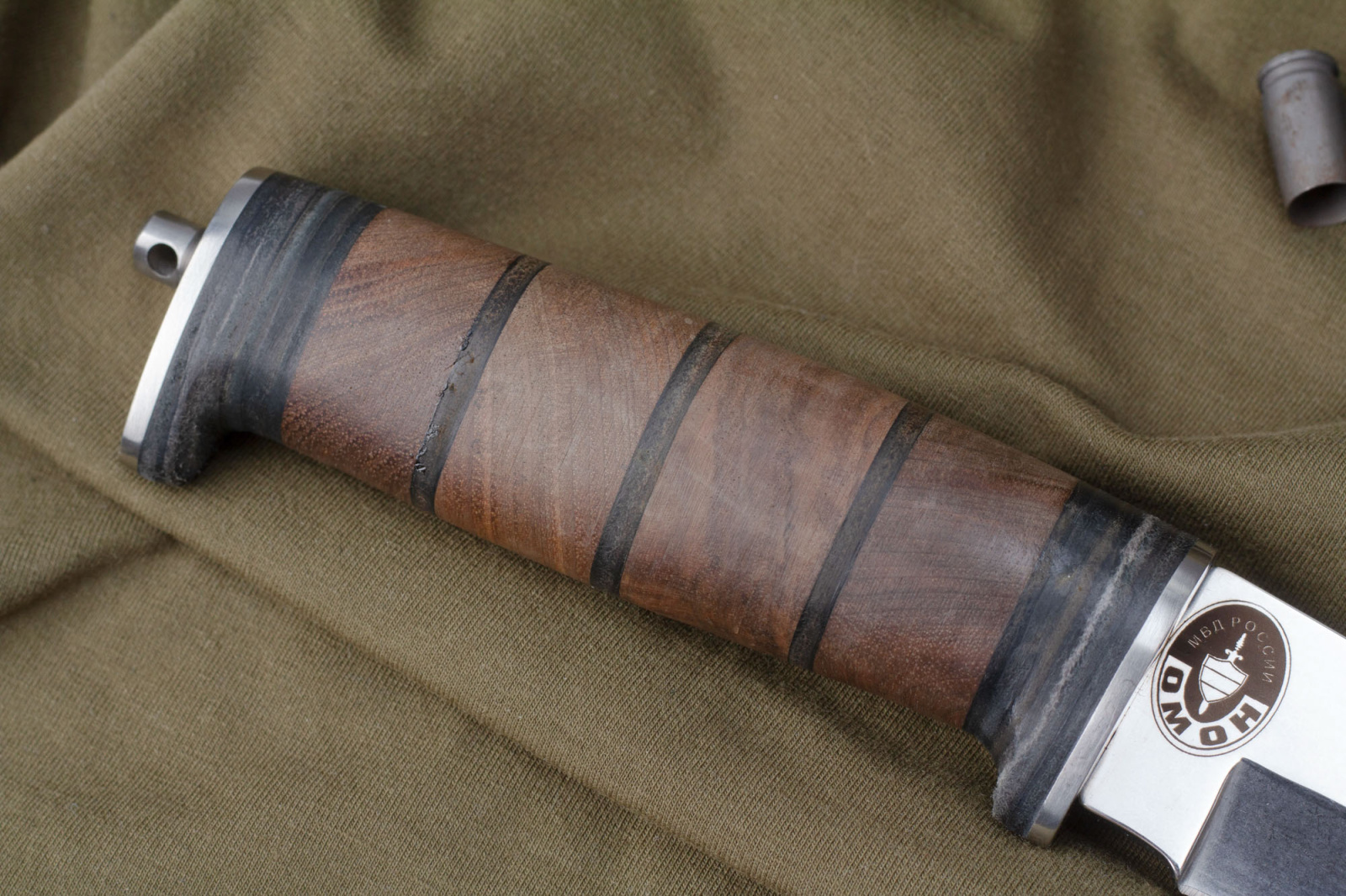 Нож Ш-5 Дерево/Кожа c символикой ОМОН Нож Ш-5 Дерево/Кожа c символикой ОМОН