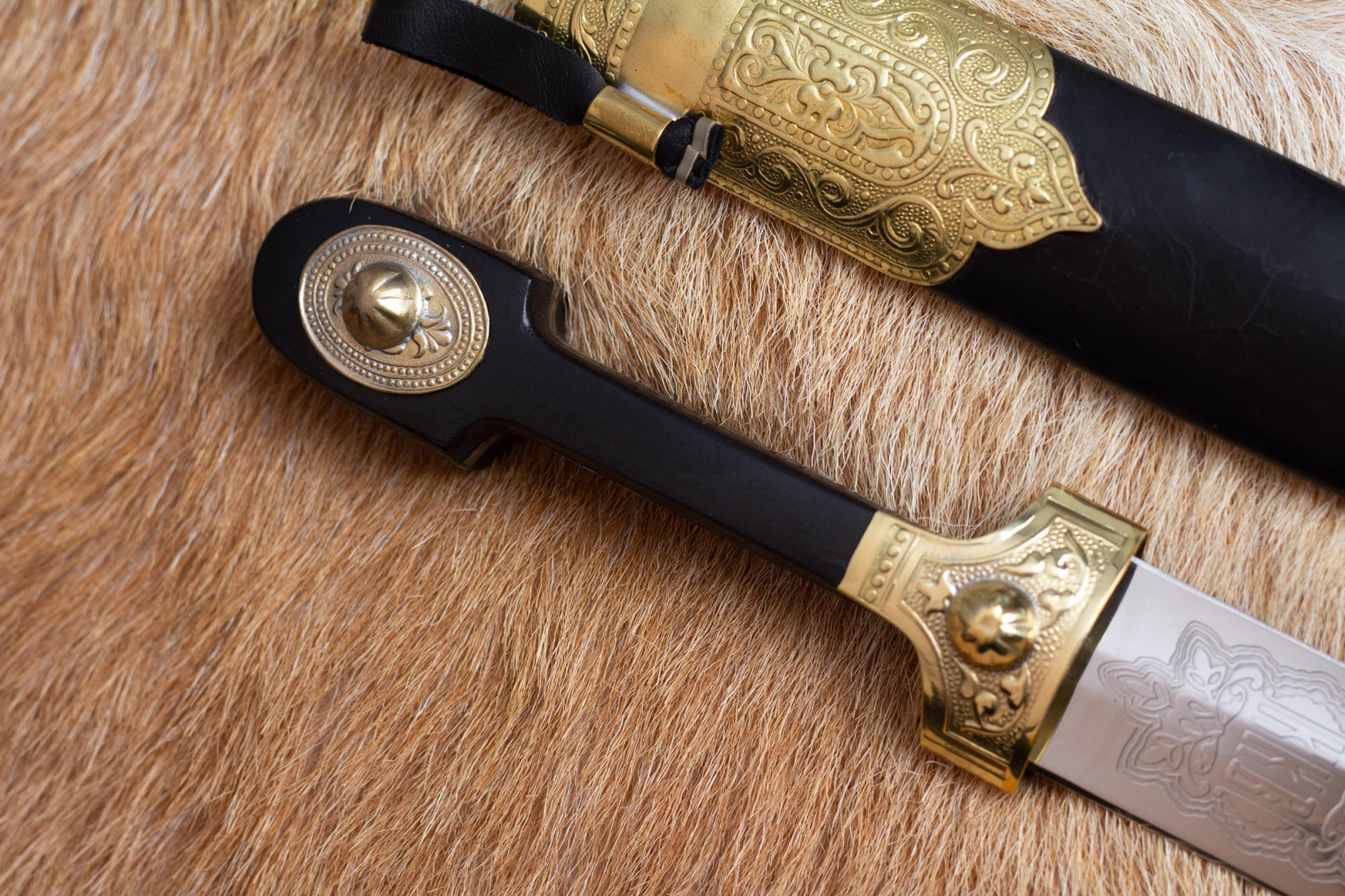 Кинжал ККВ - латунь морёный орех Кизляр