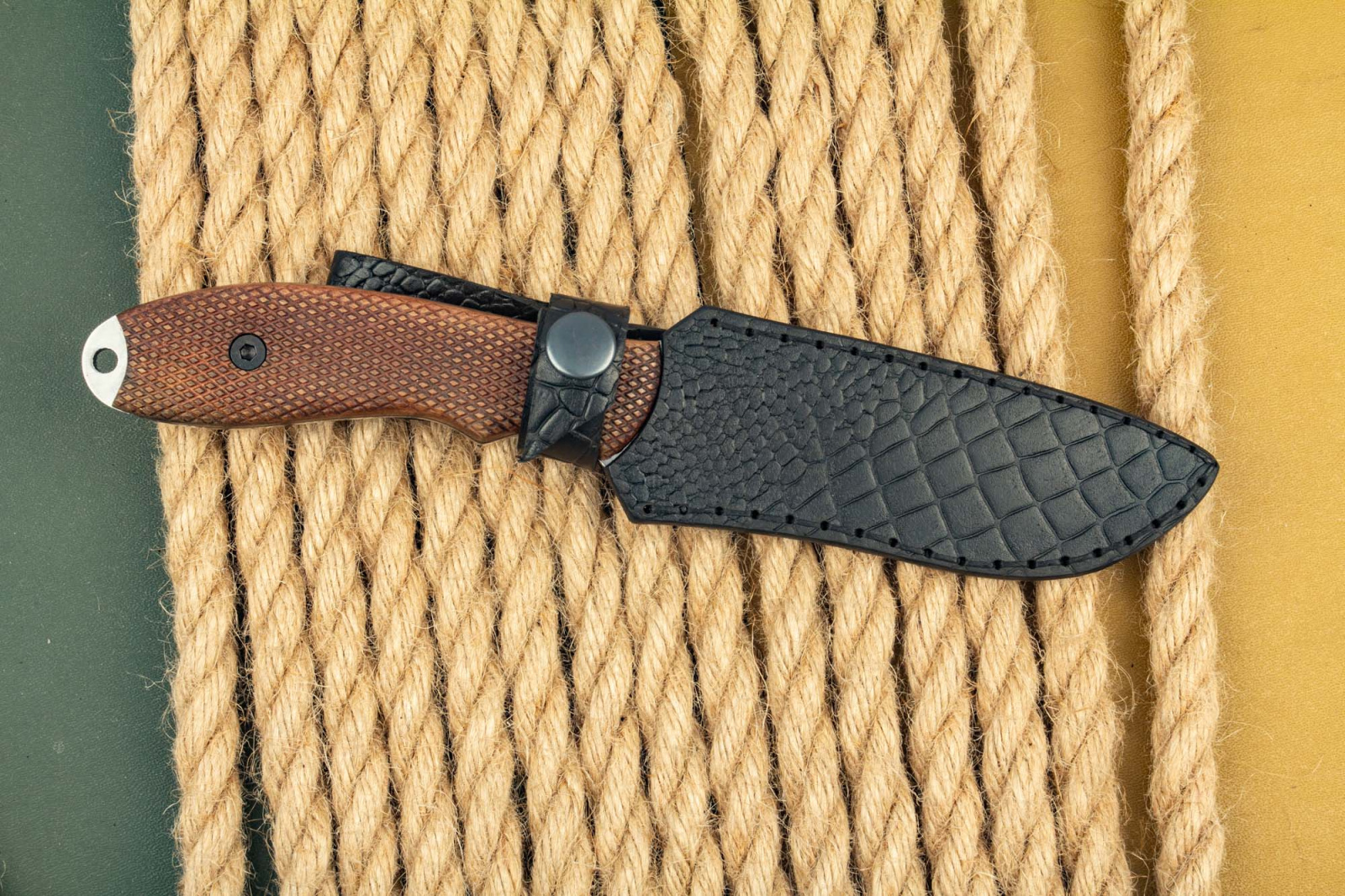 Нож Рысь Х12МФ орех