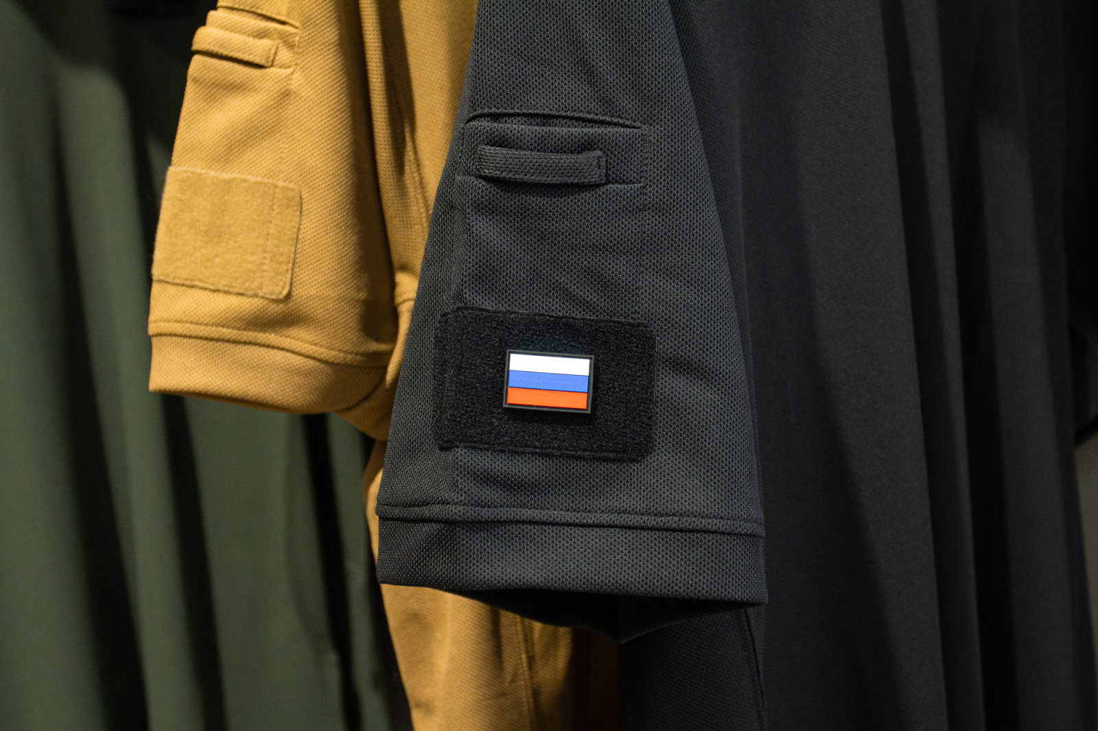 Нашивка из ПВХ "Флаг России" 30х20 black