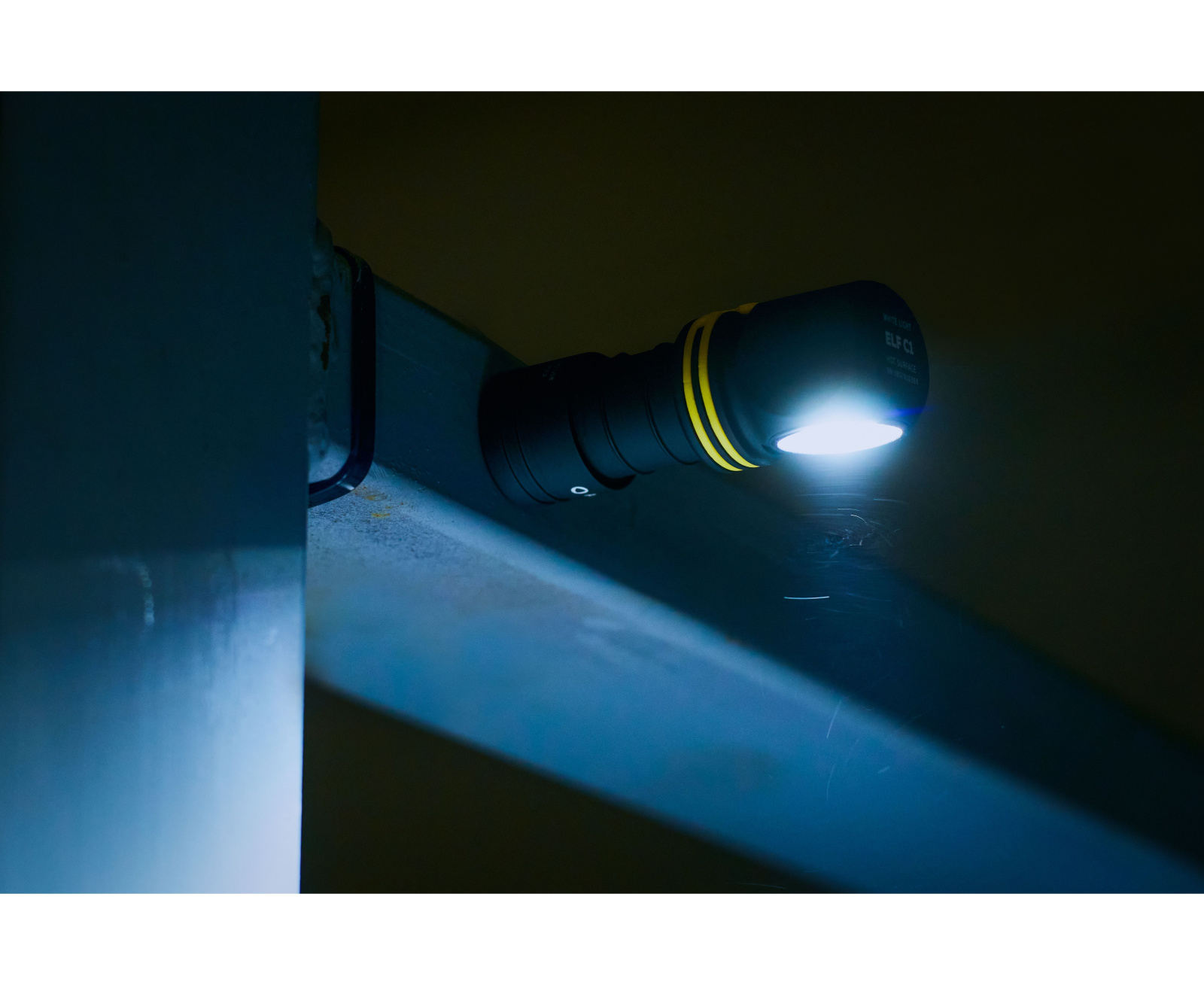 Фонарь Armytek Elf C1 Micro USB