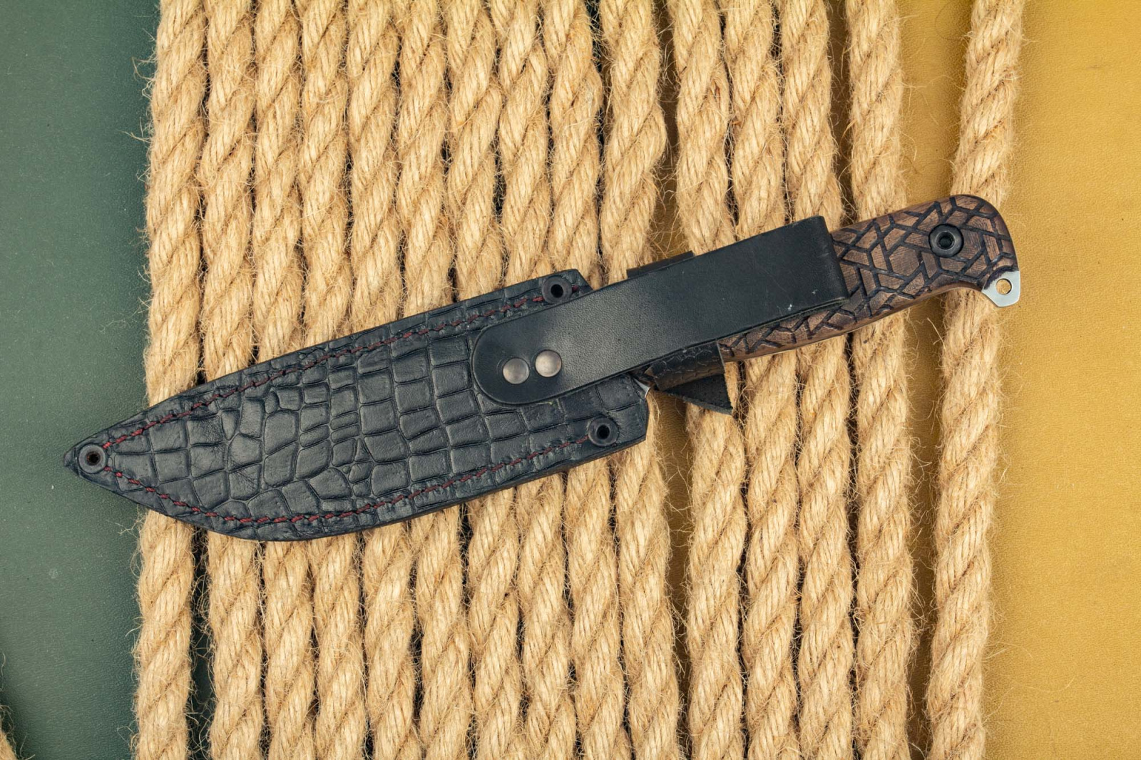 Нож Сержант - Х12мф орех