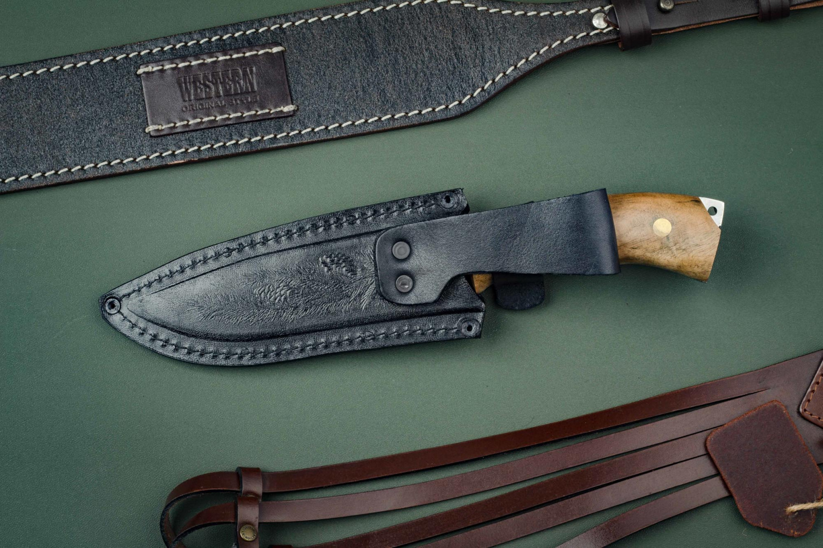 Нож Тайга 65х13 орех клепанный Беркут Кизляр