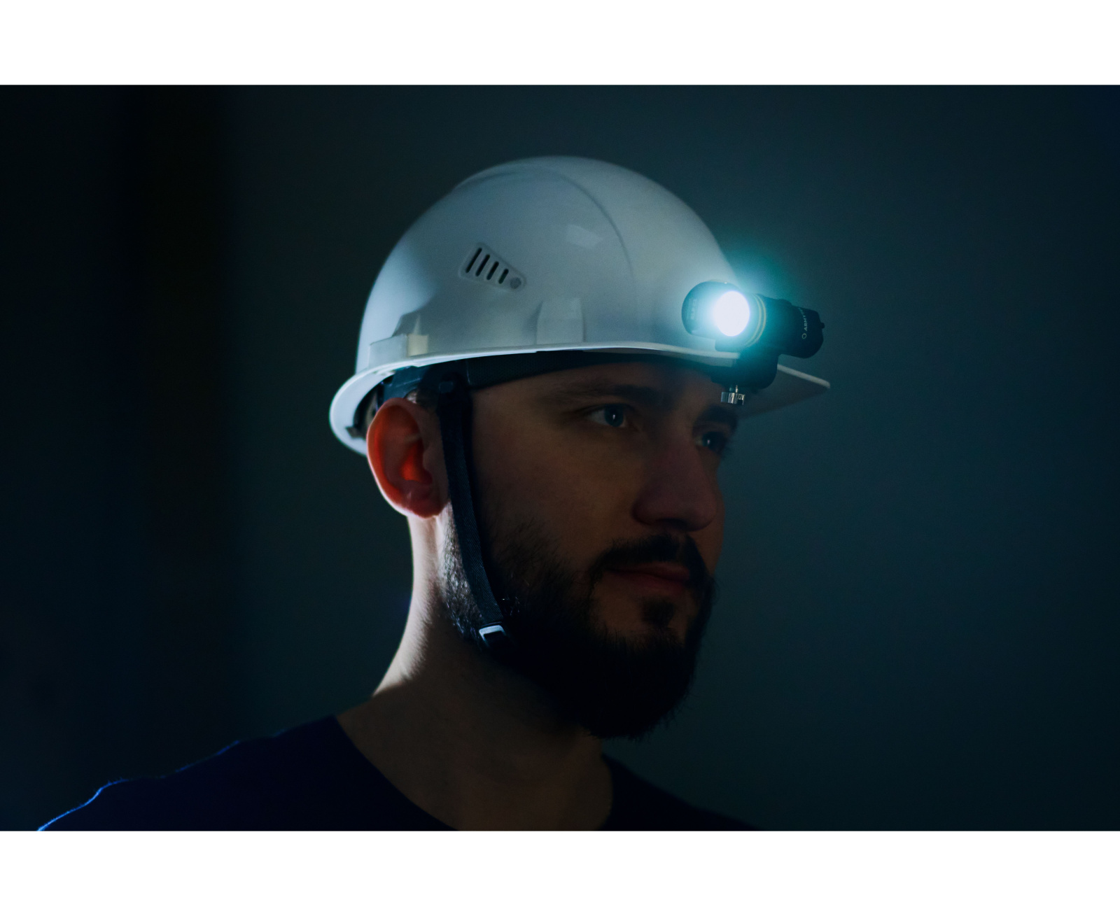 Фонарь Armytek Elf C1 Micro USB