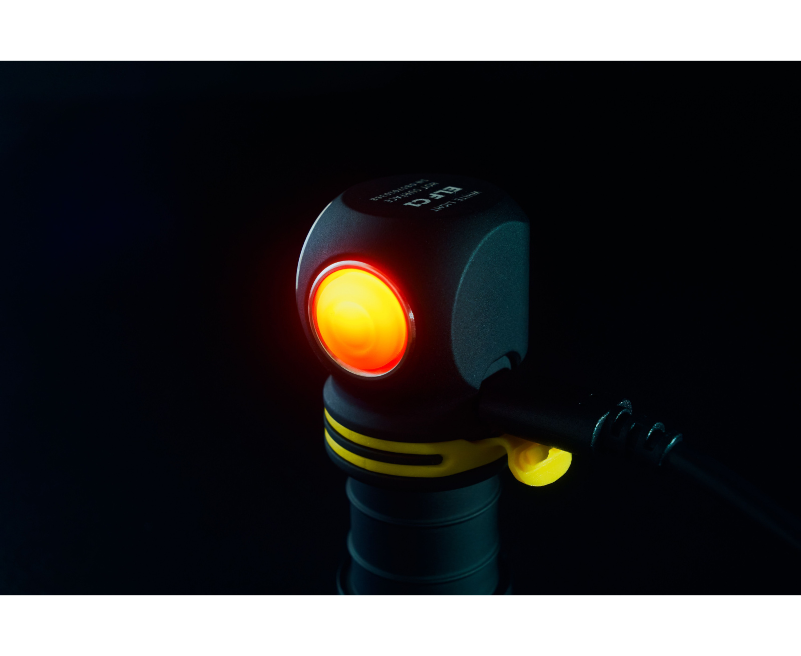 Фонарь Armytek Elf C1 Micro USB