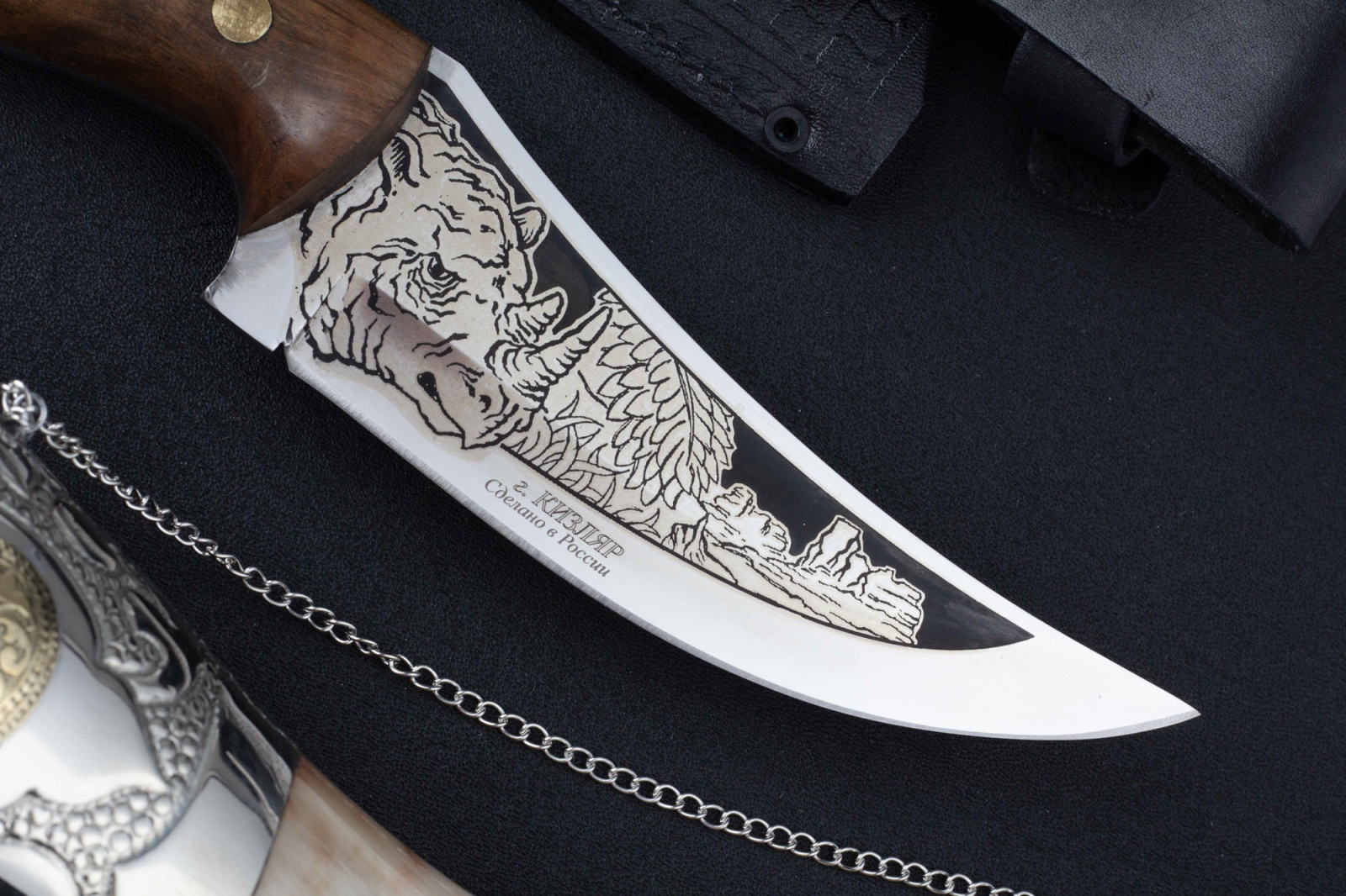 Нож Носорог 65х13 клепанный Беркут Кизляр