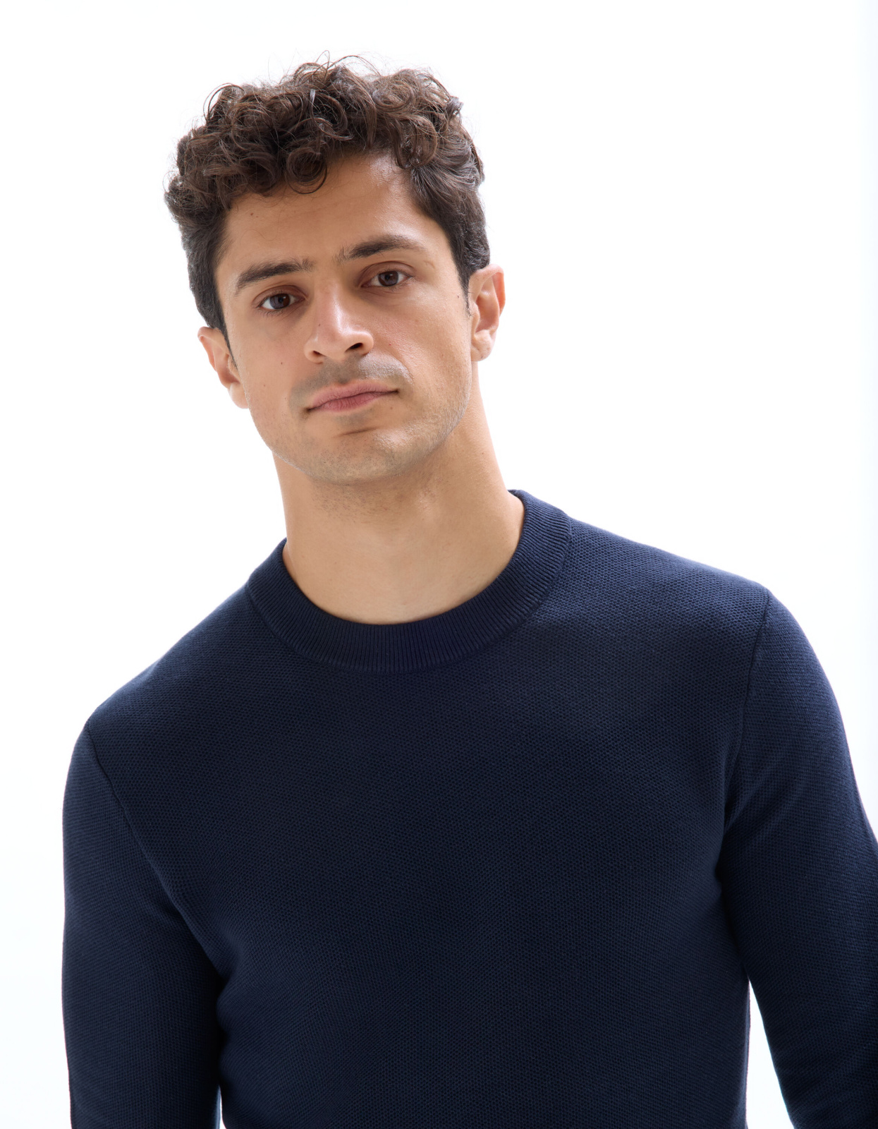 Свитер скруглым вырезом Cellio