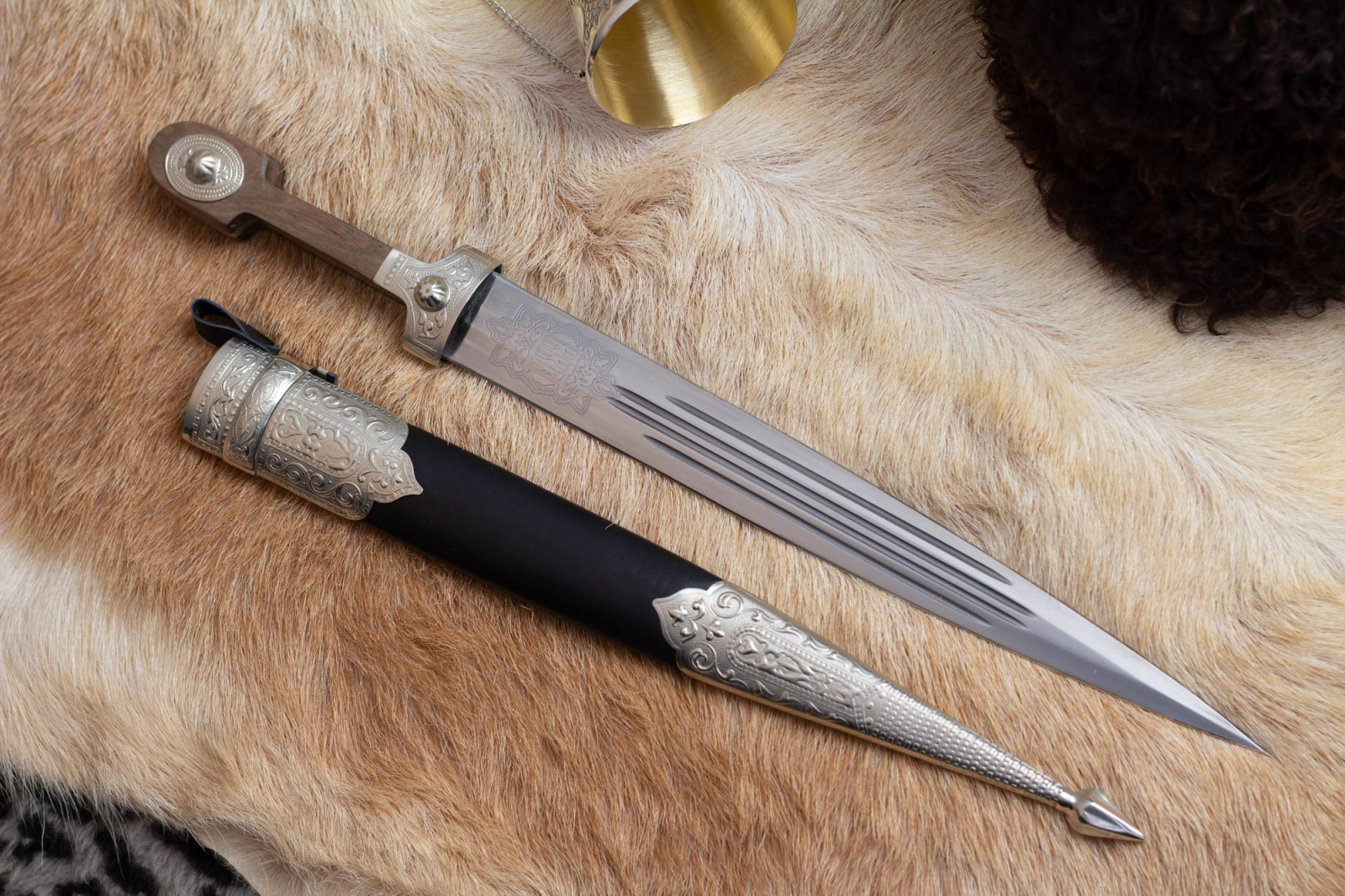 Кинжал ККВ - мельхиор/кожа Кизляр Кинжал ККВ - мельхиор/кожа Кизляр