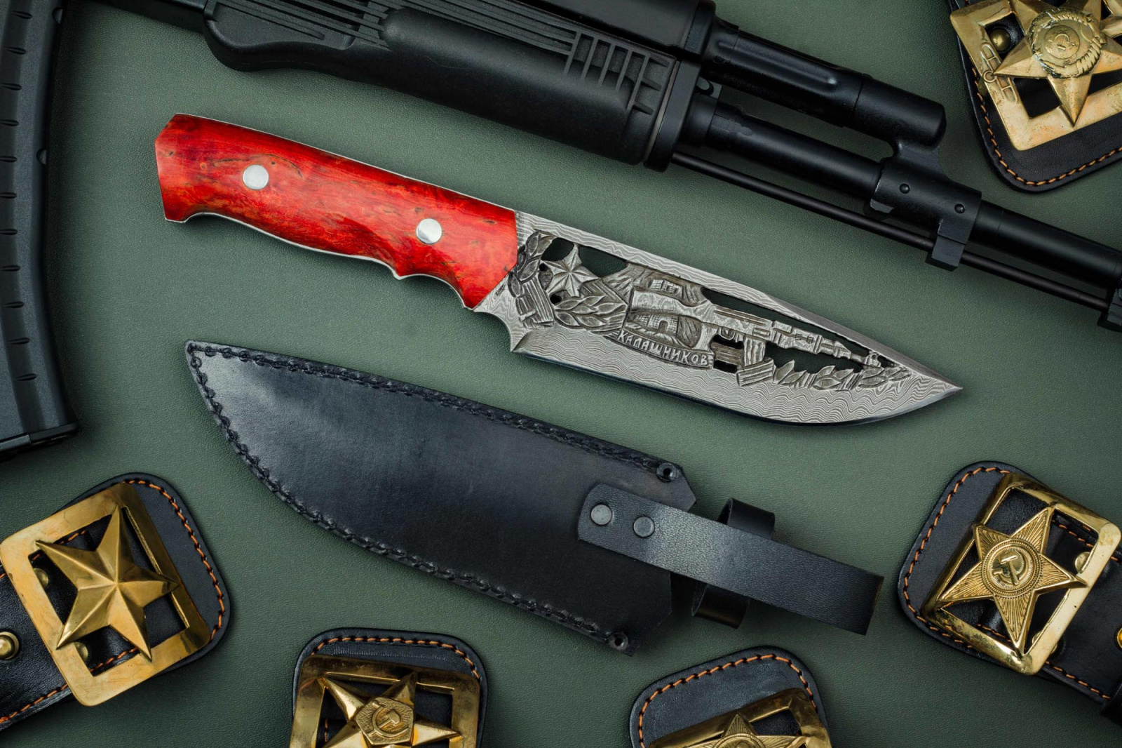 Нож Калашников дамаск с рисунком, красное дерево