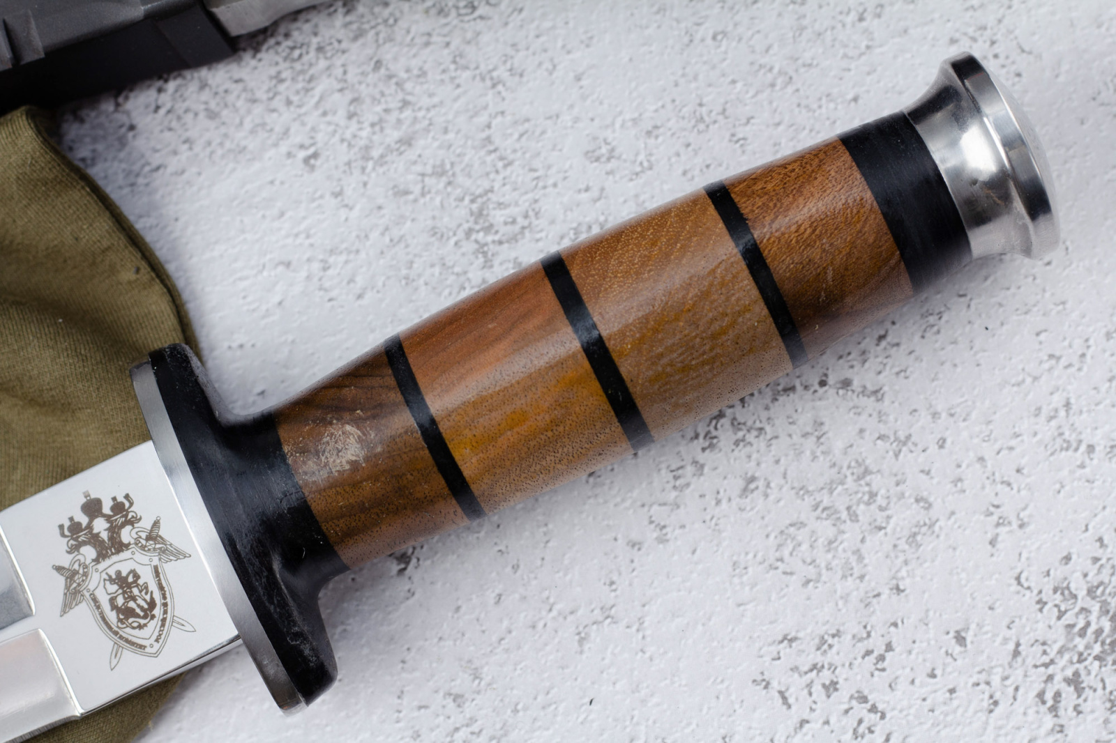 Нож КО-1 Дерево/Кожа  с символикой Следственного Комитета Кизляр