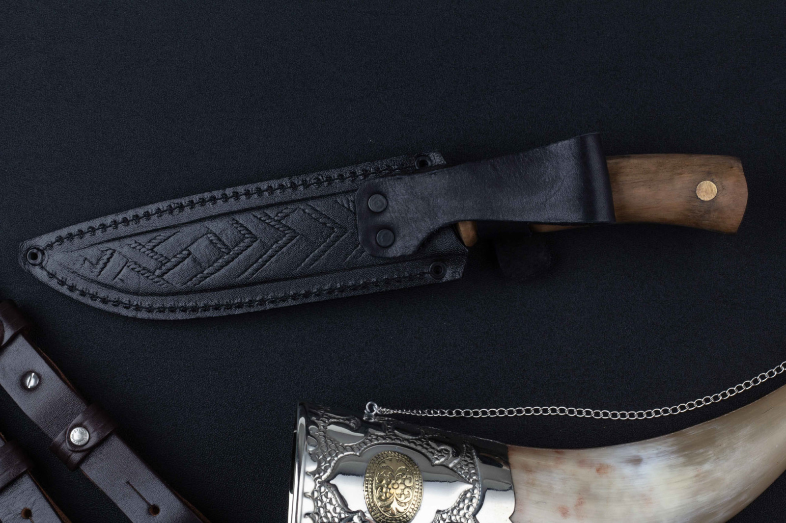 Нож Охота - 65х13 клепанный Беркут Кизляр