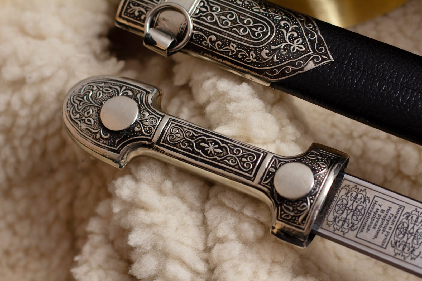 Кинжал джигит кожа/мельхиор Беркут