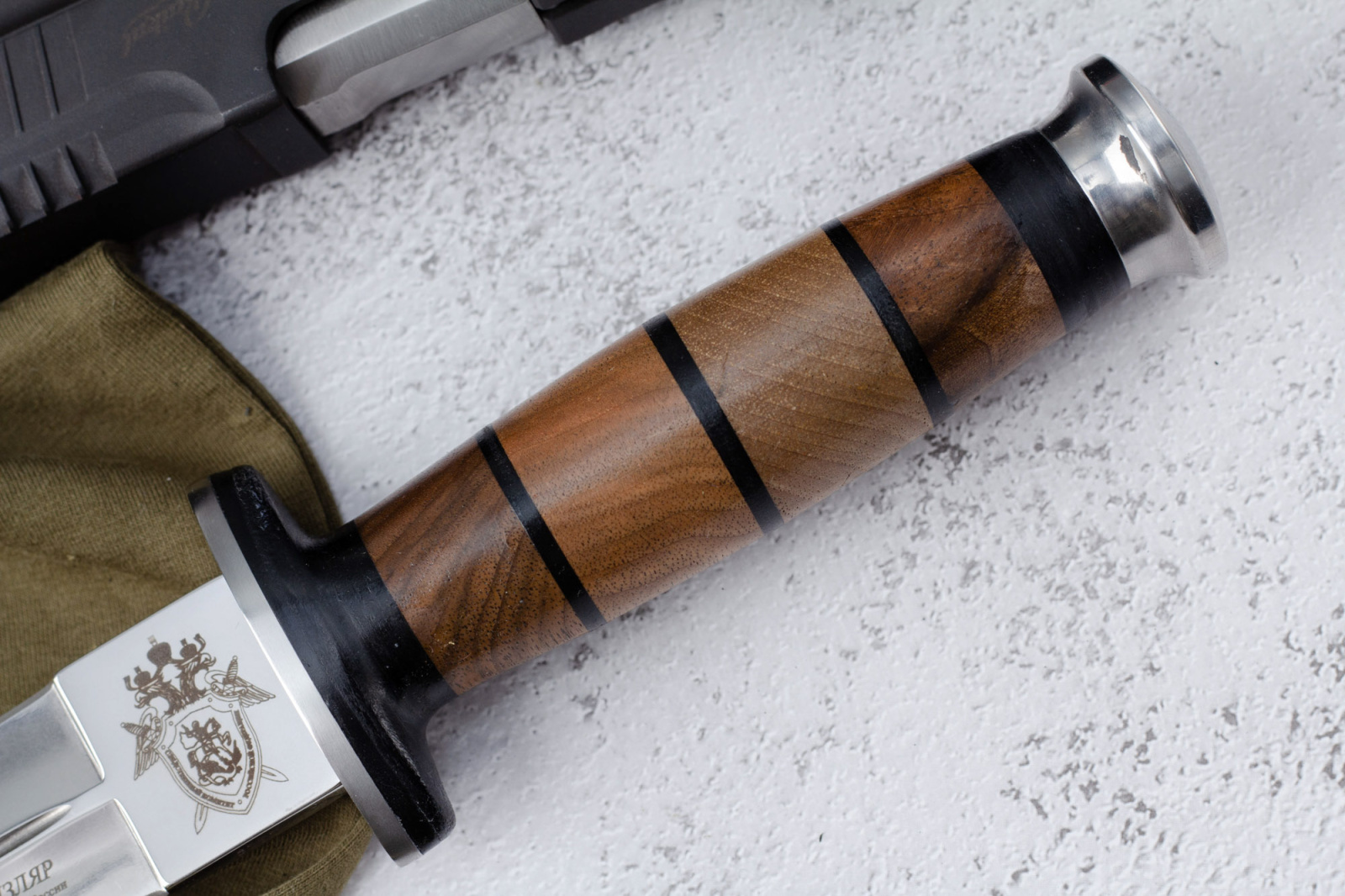 Нож КО-1 Дерево/Кожа  с символикой Следственного Комитета Кизляр