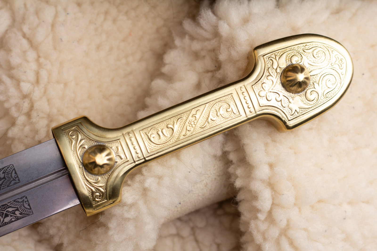 Кинжал сувенирный кожа/дерево/латунь Кизляр Кинжал сувенирный кожа/дерево/латунь Кизляр