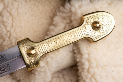 Кинжал сувенирный кожа/дерево/латунь Кизляр Кинжал сувенирный кожа/дерево/латунь Кизляр