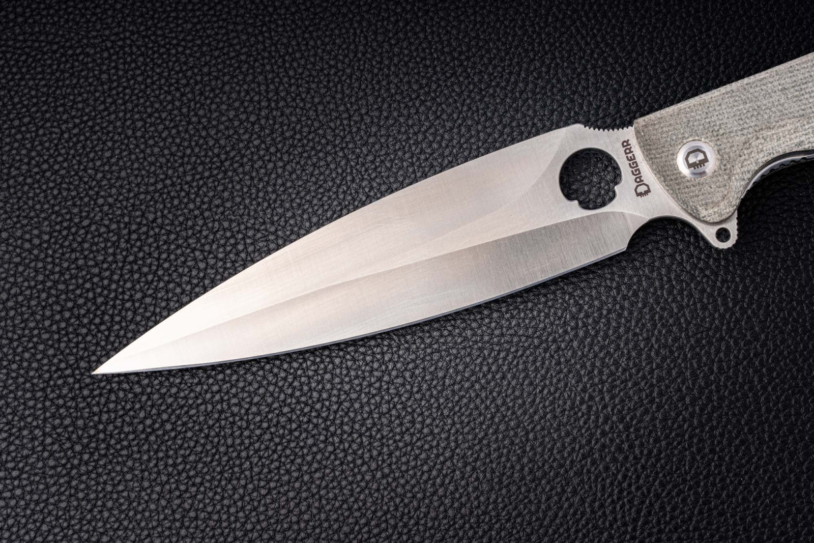 Складной нож Daggerr Vendetta Liner Lock satin сталь VG10, рукоять Gray Micarta