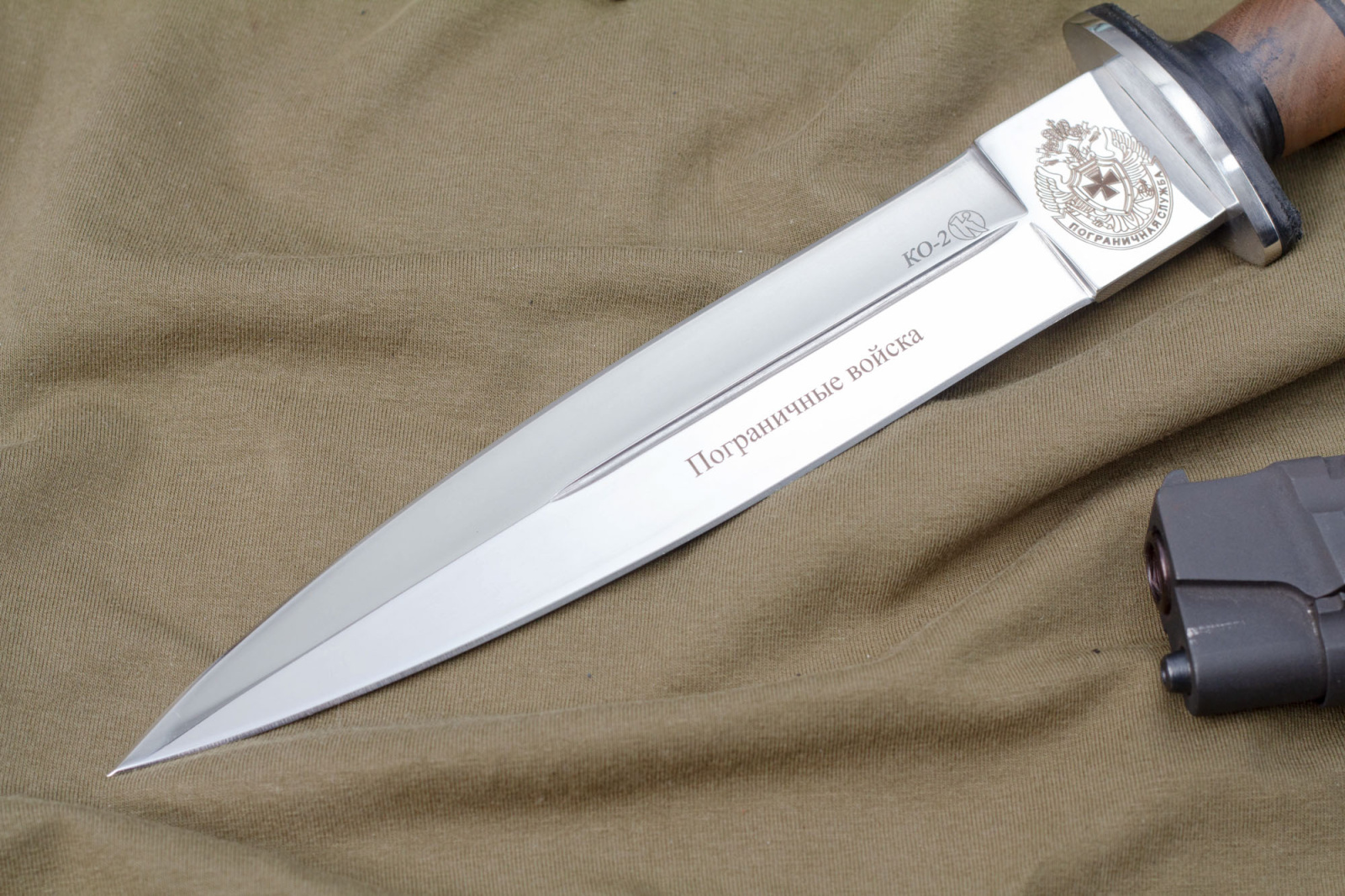 Нож КО-2 Дерево/Кожа  с  символикой Пограничная служба Нож КО-2 Дерево/Кожа  с  символикой Пограничная служба