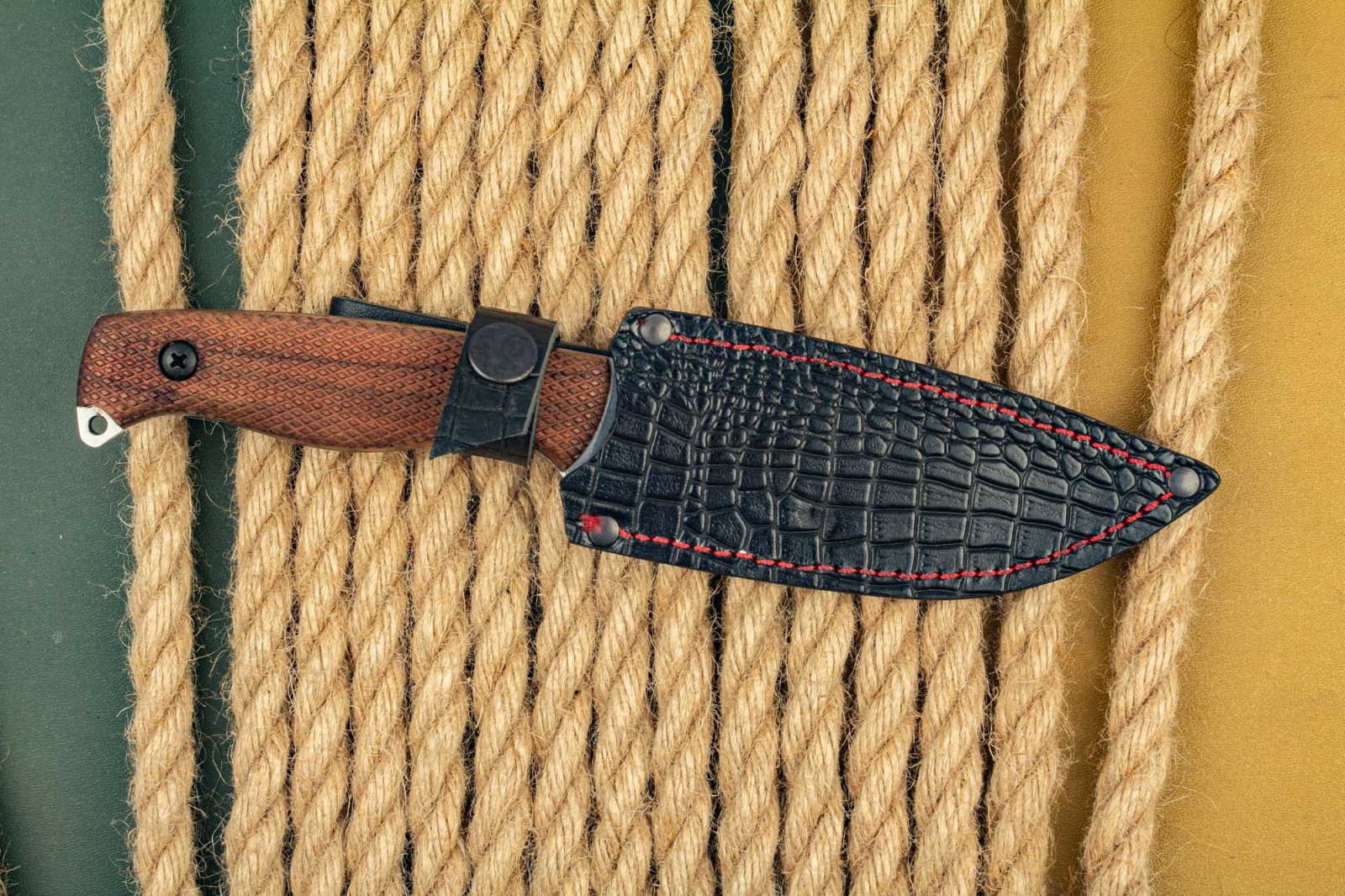 Нож Росомаха - Х12мф орех