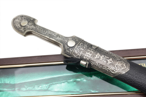 Кинжал сувенирный модель №18 с вставками мельхиор Поиск Кизляр