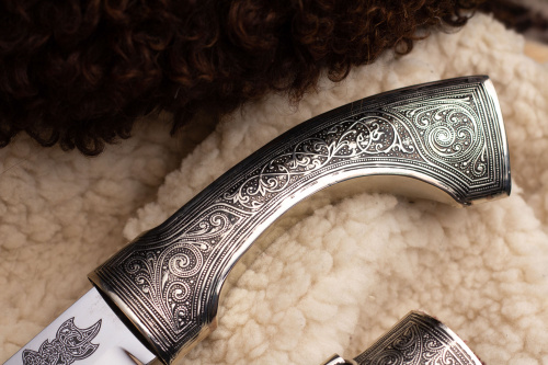 Кинжал сувенирный Ятаган Горец мельхиор Беркут Кизляр