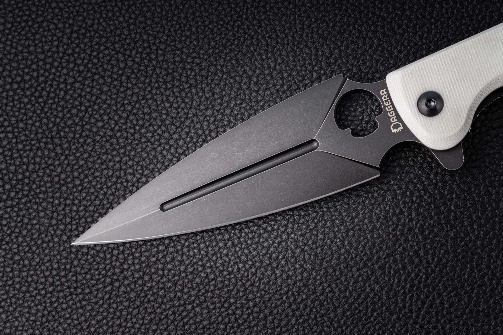 Складной нож Daggerr arrow Flipper Stormtrooper сталь D2, рукоять White G10