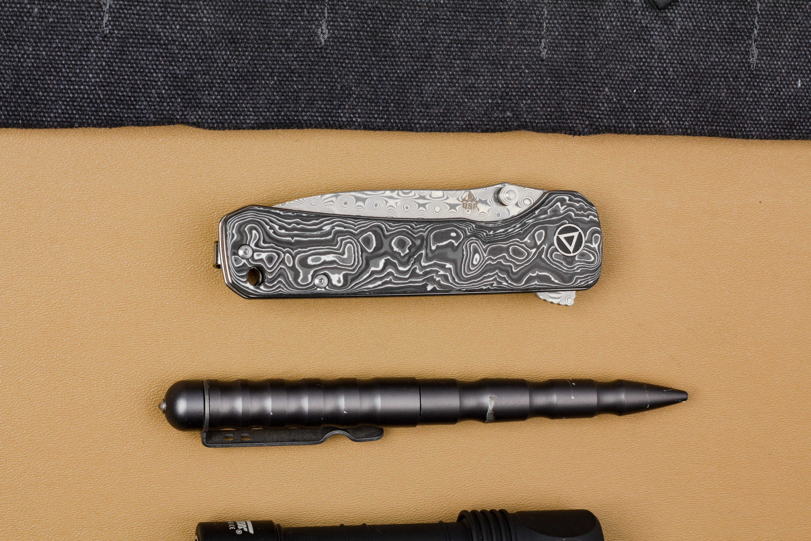 Нож QSP Hawk сталь Damascus, рукоять Aluminum Foil Carbon Fiber
