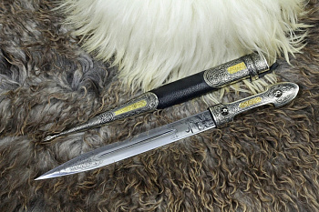 Кинжал сувенирный модель №17 с вставками кожа/мельхиор Беркут Кизляр