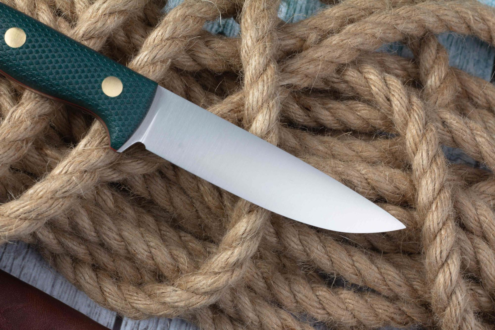 Нож Шершень L N690 233.1952 изумруд Южный Крест