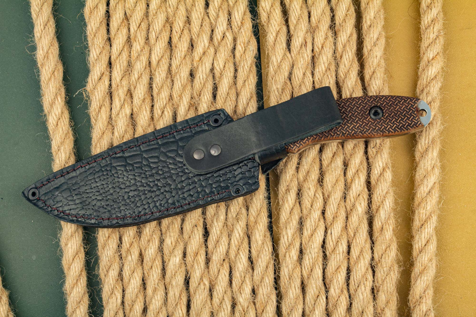 Нож Волк - Х12мф орех