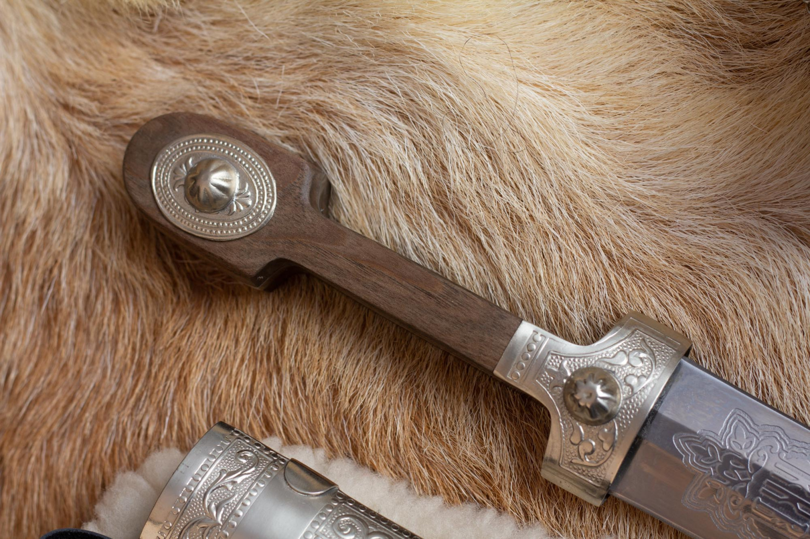 Кинжал ККВ - мельхиор/кожа Кизляр Кинжал ККВ - мельхиор/кожа Кизляр