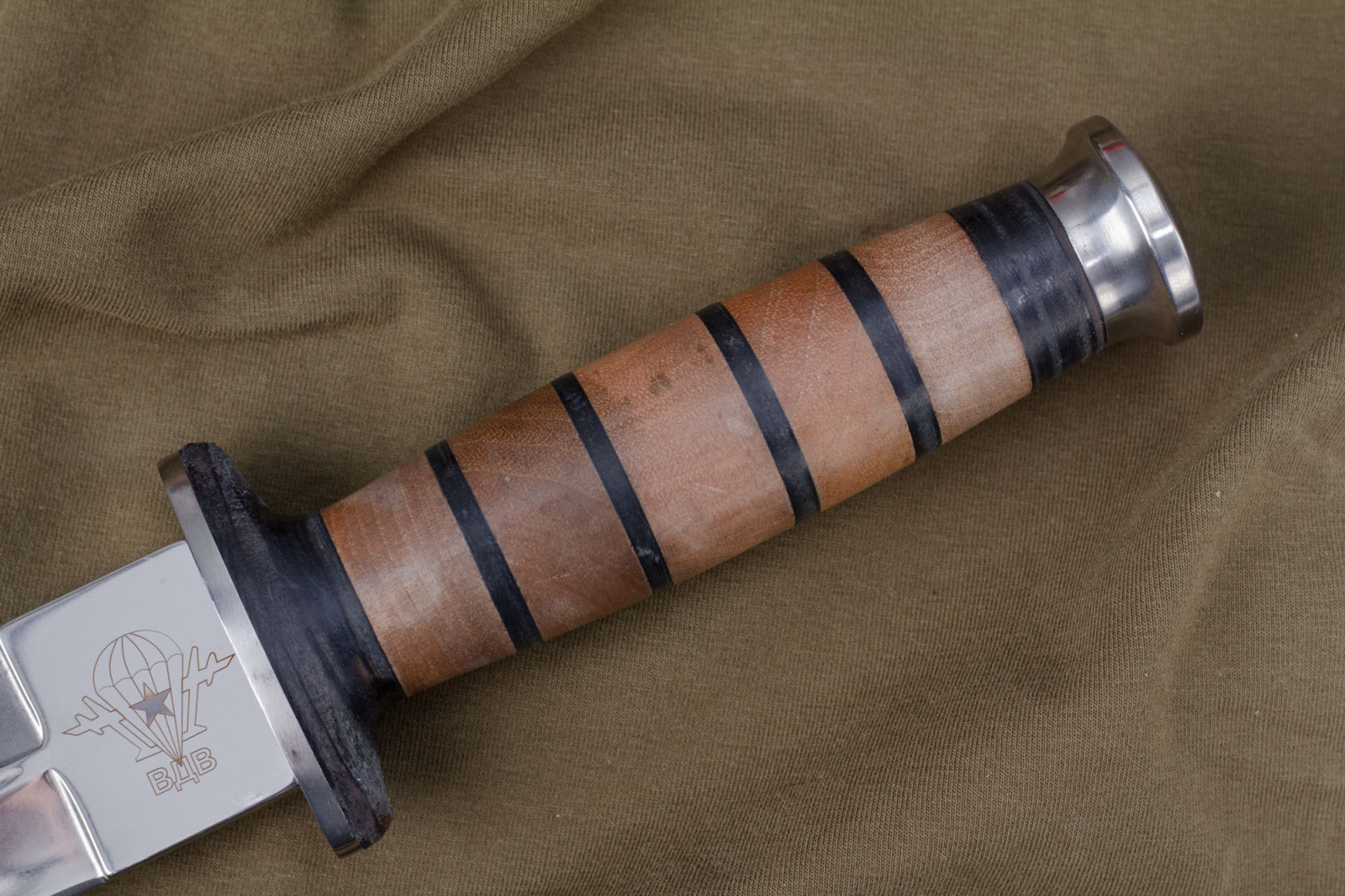 Нож КО-2 Дерево/Кожа с символикой ВДВ