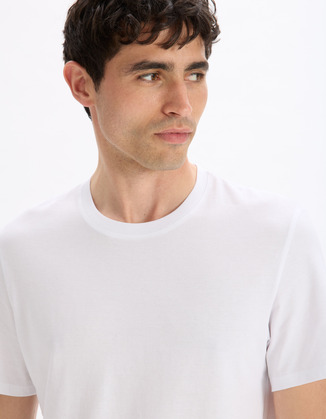 Футболка из хлопка с круглым вырезом