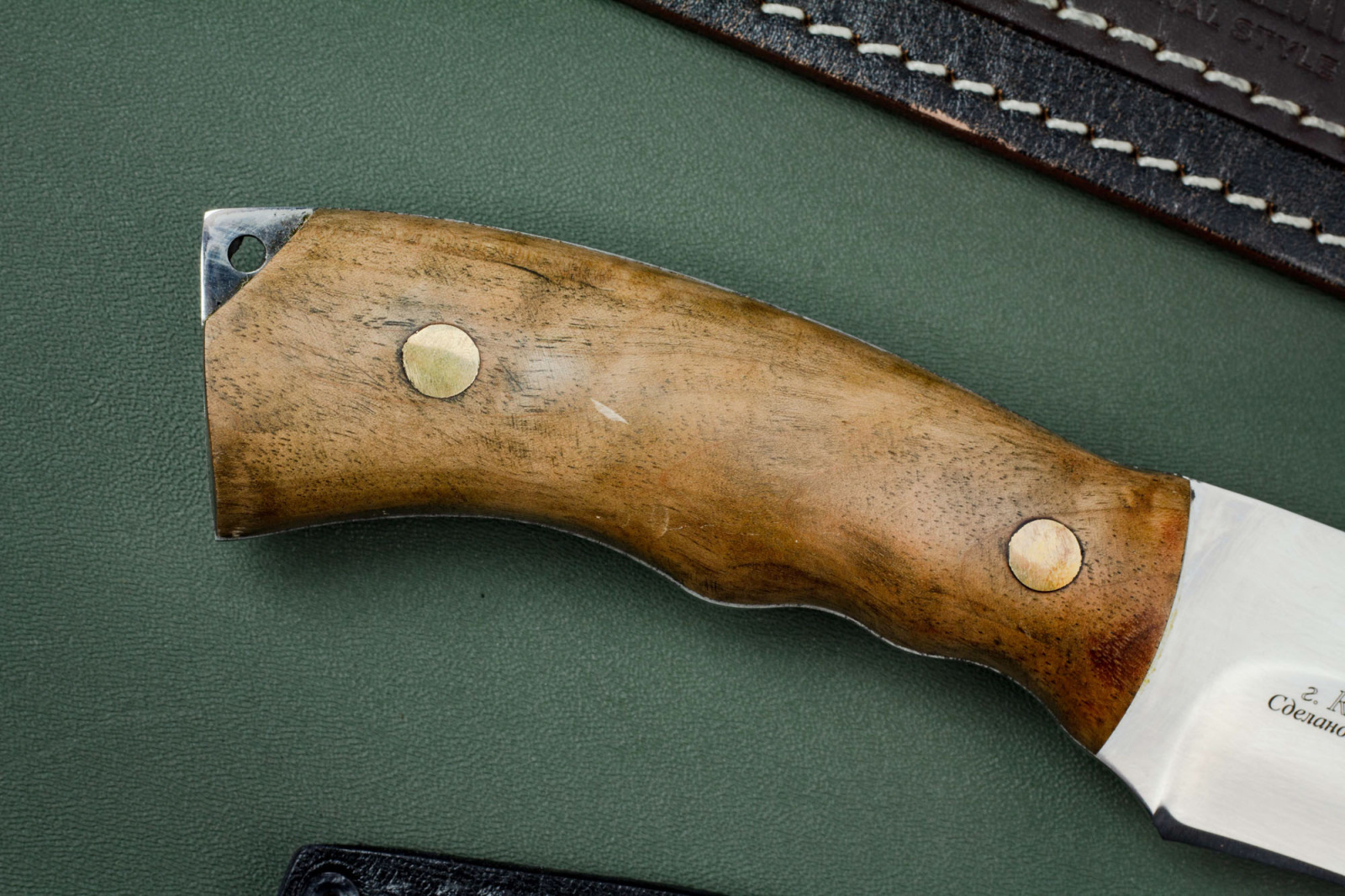 Нож Тайга 65х13 орех клепанный Беркут Кизляр