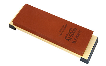 Японский точильный водный камень 1000 M-1000 на подставке Masahiro 40153